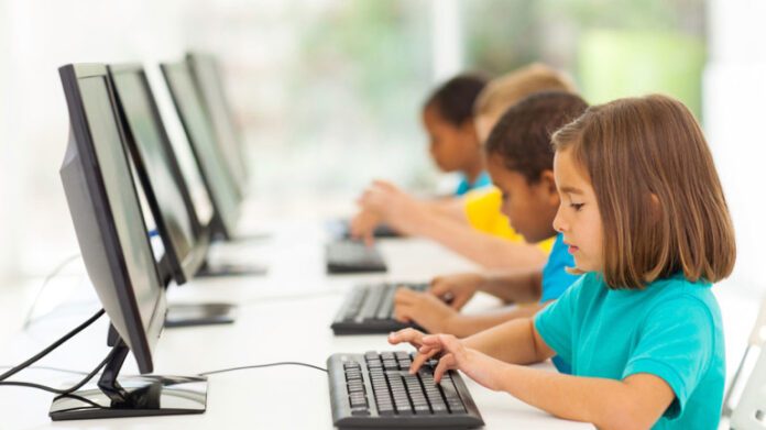 Advantages-of-using-internet-at-schools-770x433