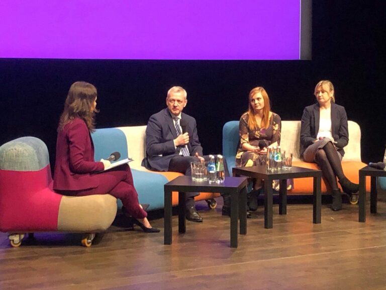 Skala sextingu rośnie. Młodzi ludzie łatwo przekraczają granice