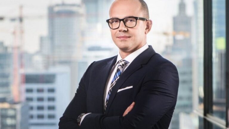 Prezes UKE o losach aukcji 5G: „Wybrano lekarstwo gorsze od choroby”