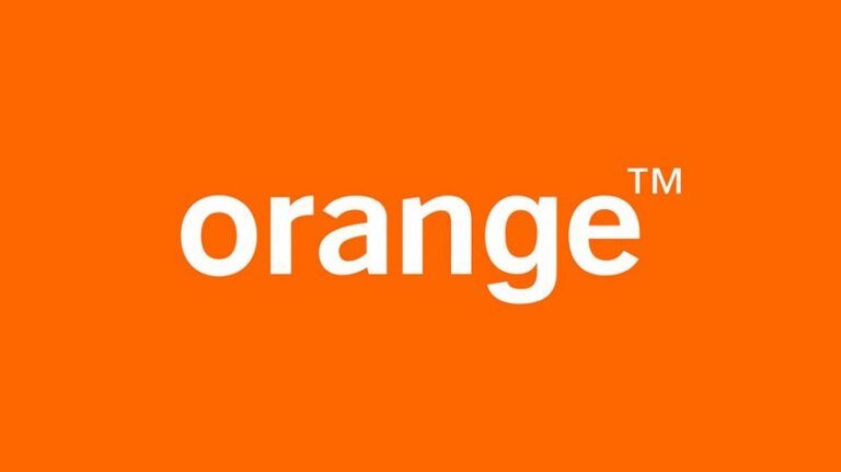 Orange przejmuje małego operatora