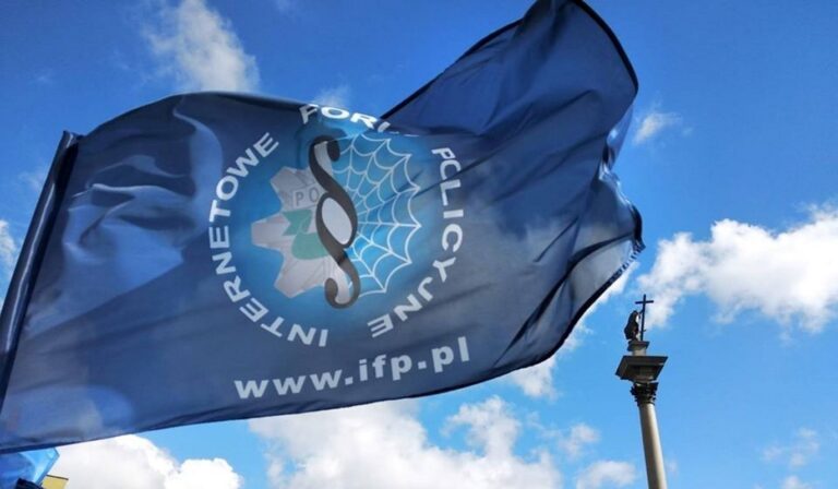 Atak hakerów na Internetowe Forum Policyjne