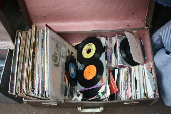records-143468_1280