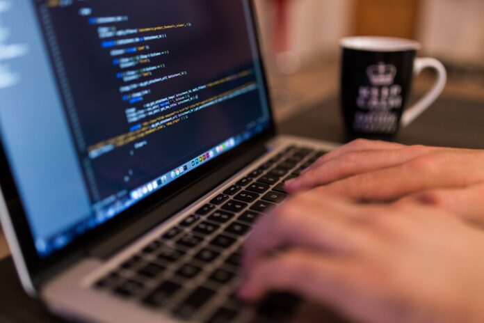 laptop-notebook-computer-writing-work-hand-883504-pxhere.com