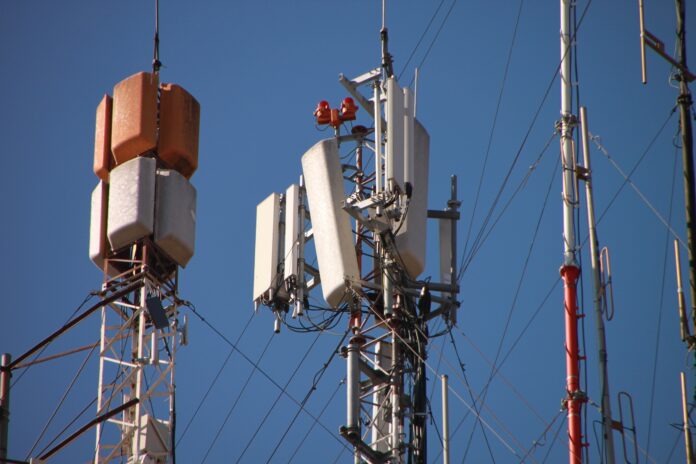 sky-technology-building-antenna-vehicle-tower-1136671-pxhere.com