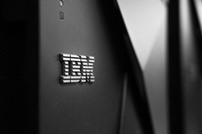 carson-masterson-0mXw-dvuLok-unsplash IBM