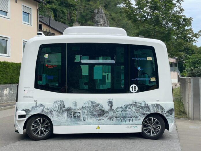 bernd-dittrich-EYHOD15CmgY-unsplash autonomiczny bus