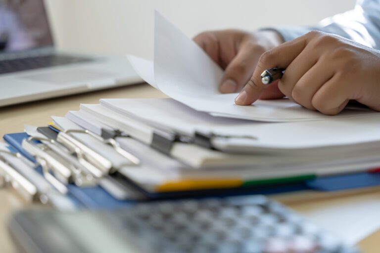 Operatorzy i sprawozdania. Czas do końca marca