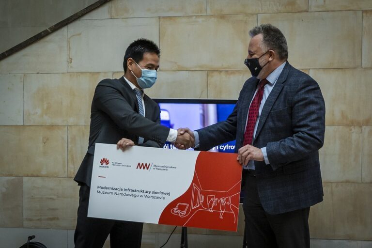 Superszybki Internet i nowe technologie Huawei w Muzeum Narodowym w Warszawie