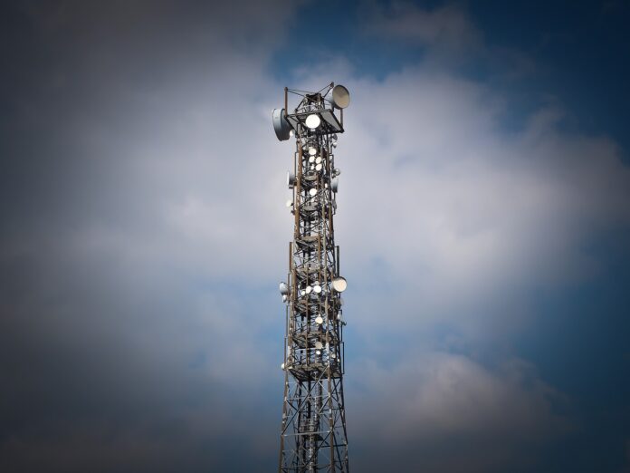 radio-tower-1270871_1920