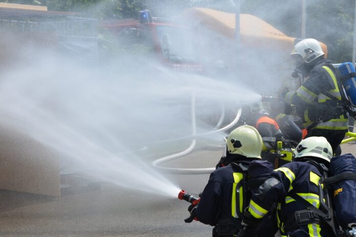 fire-fighters-499790_1280