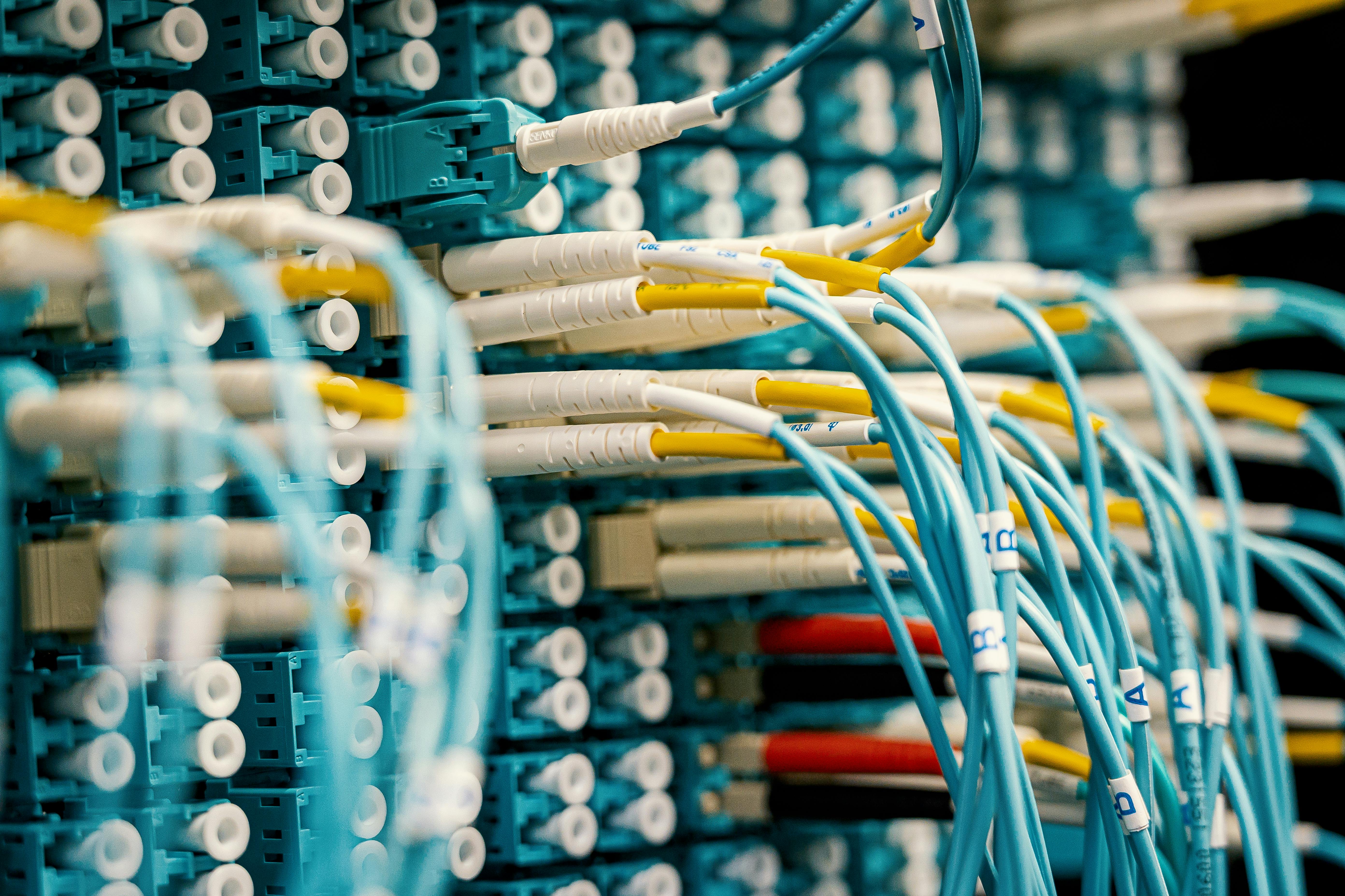 Jeden światłowód – różni dostawcy internetu. Jak sytuacja wygląda w Krasnystawie?