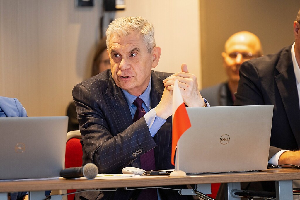 Jacek Oko aktywnie na finiszu, ale z UKE odchodzi nie tylko on