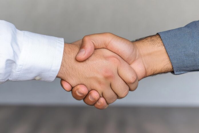 handshake-9208017_1280