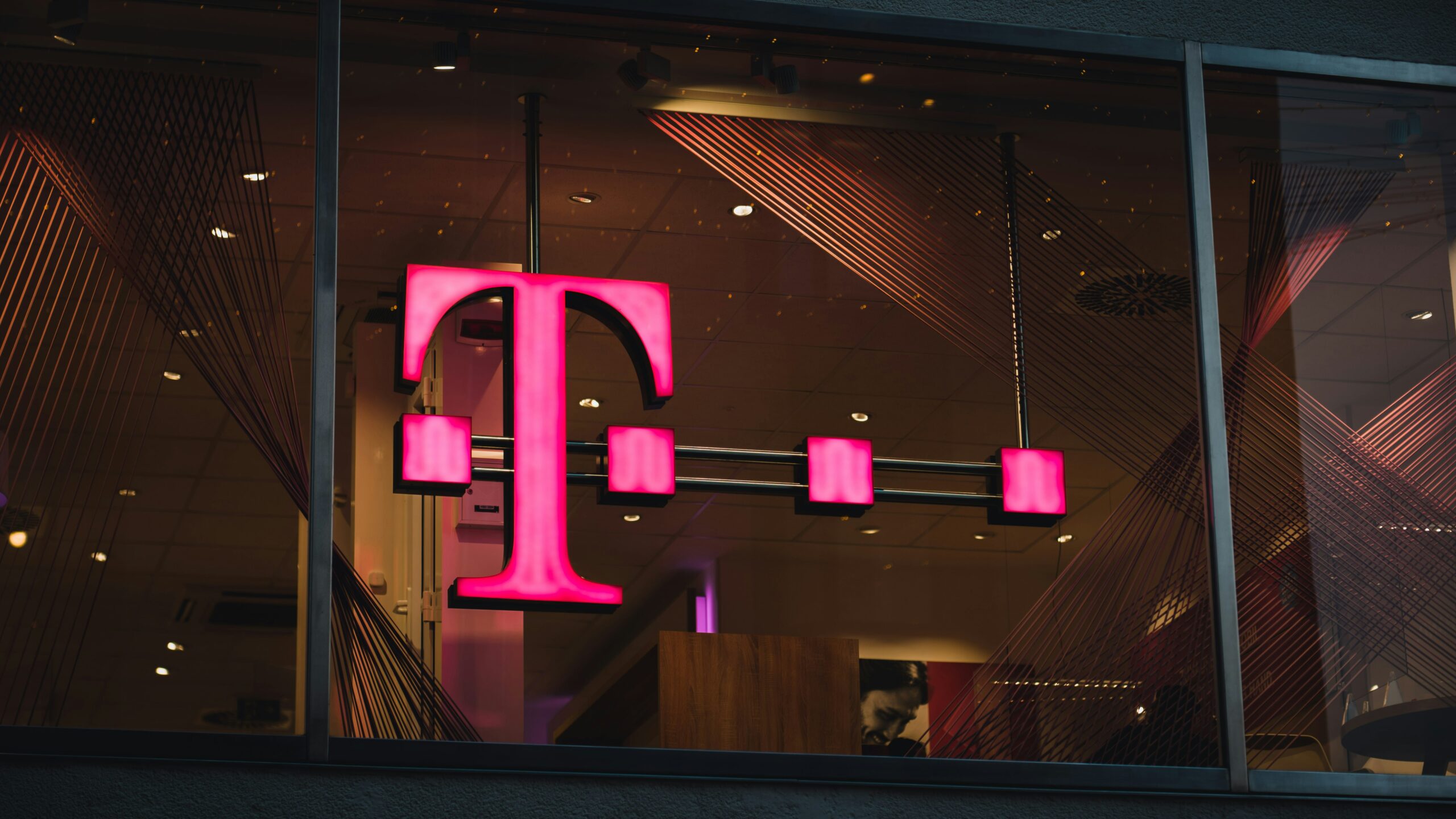 T-Mobile bezprawnie odbierał rabaty. Teraz musi zwrócić pieniądze klientom