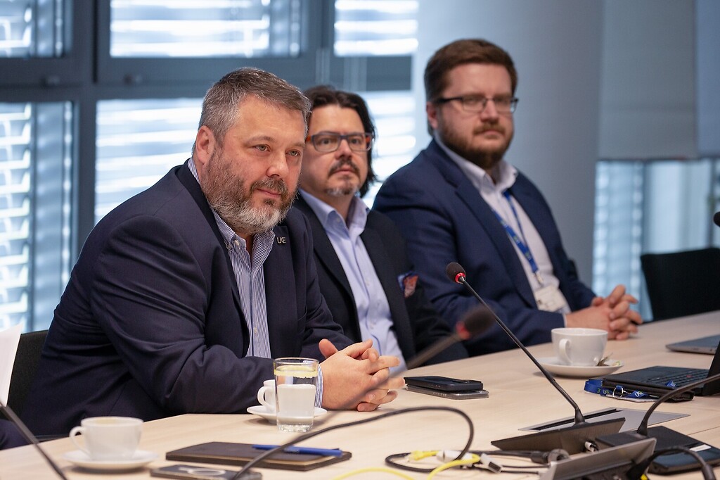 Prezes UKE spotkał się z przedstawicielami GSMA