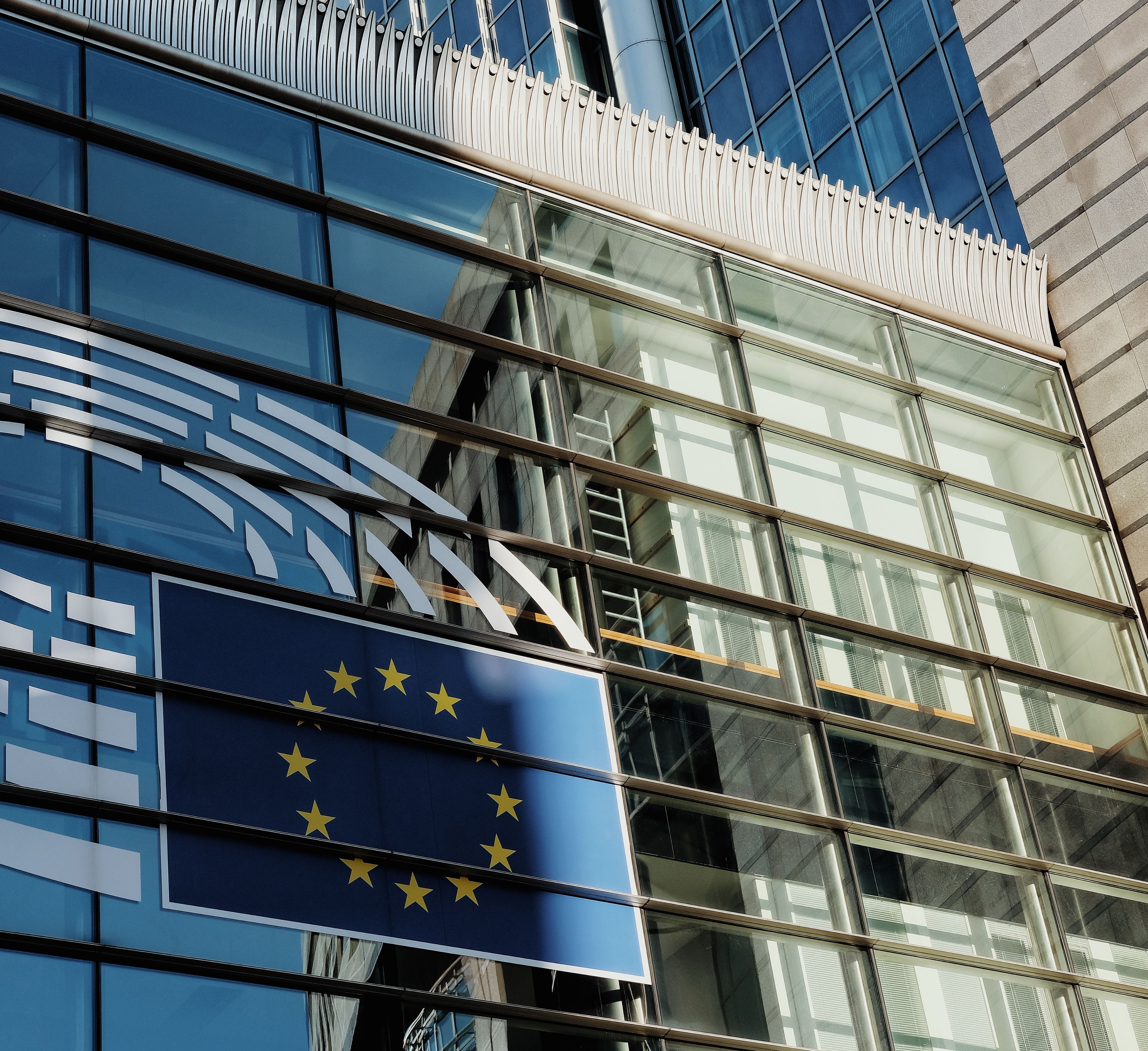 Komisja Europejska proponuje pakiet przepisów dla wzmocnienia odporności i autonomii cyfrowej Europy